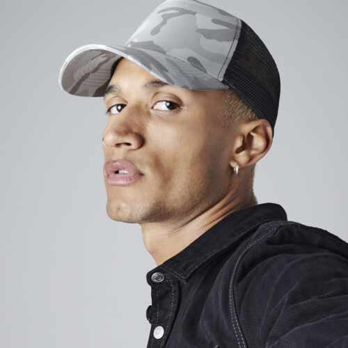 Camo snapback trucker