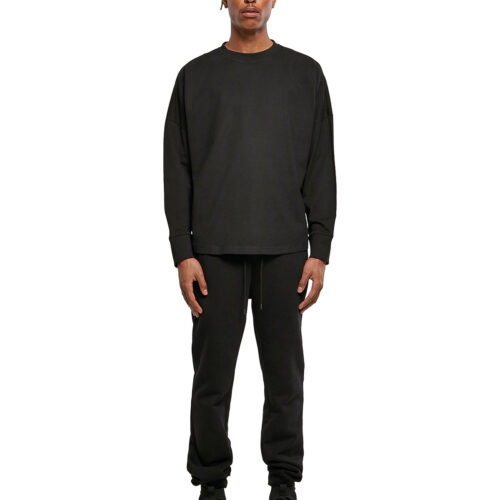 Oversize cut on sleeve long sleeve