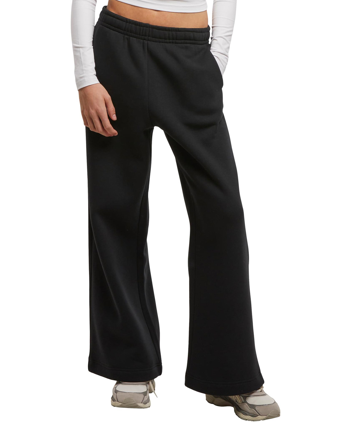 Women’s wide-leg sweatpants