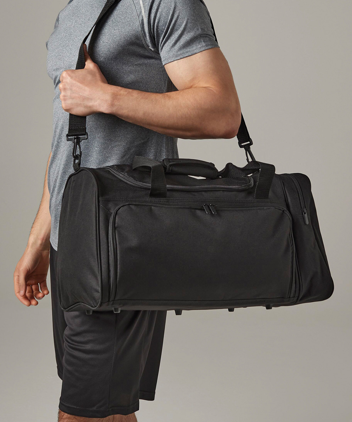 Universal holdall