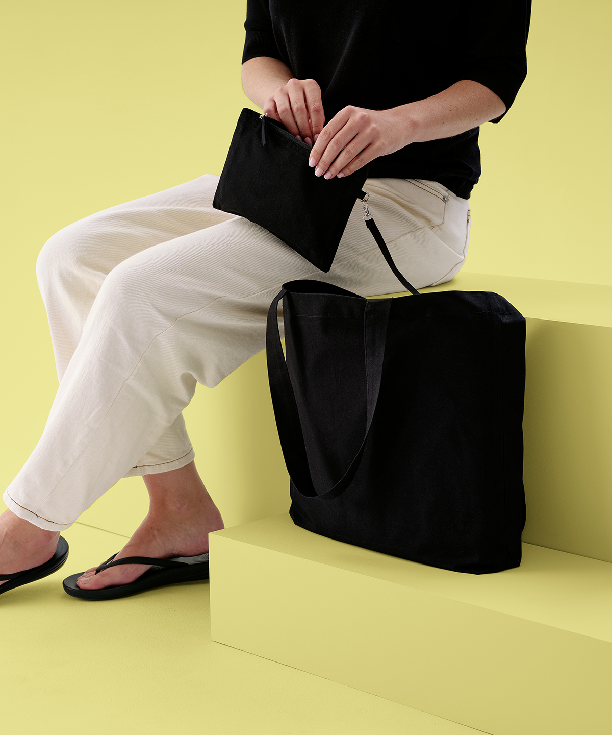 Cruise recycled tote with detachable purse